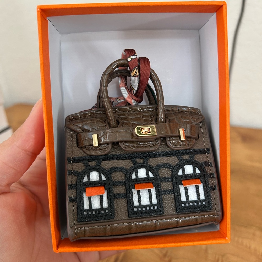 COIN PURSE - Picture 2 of 2